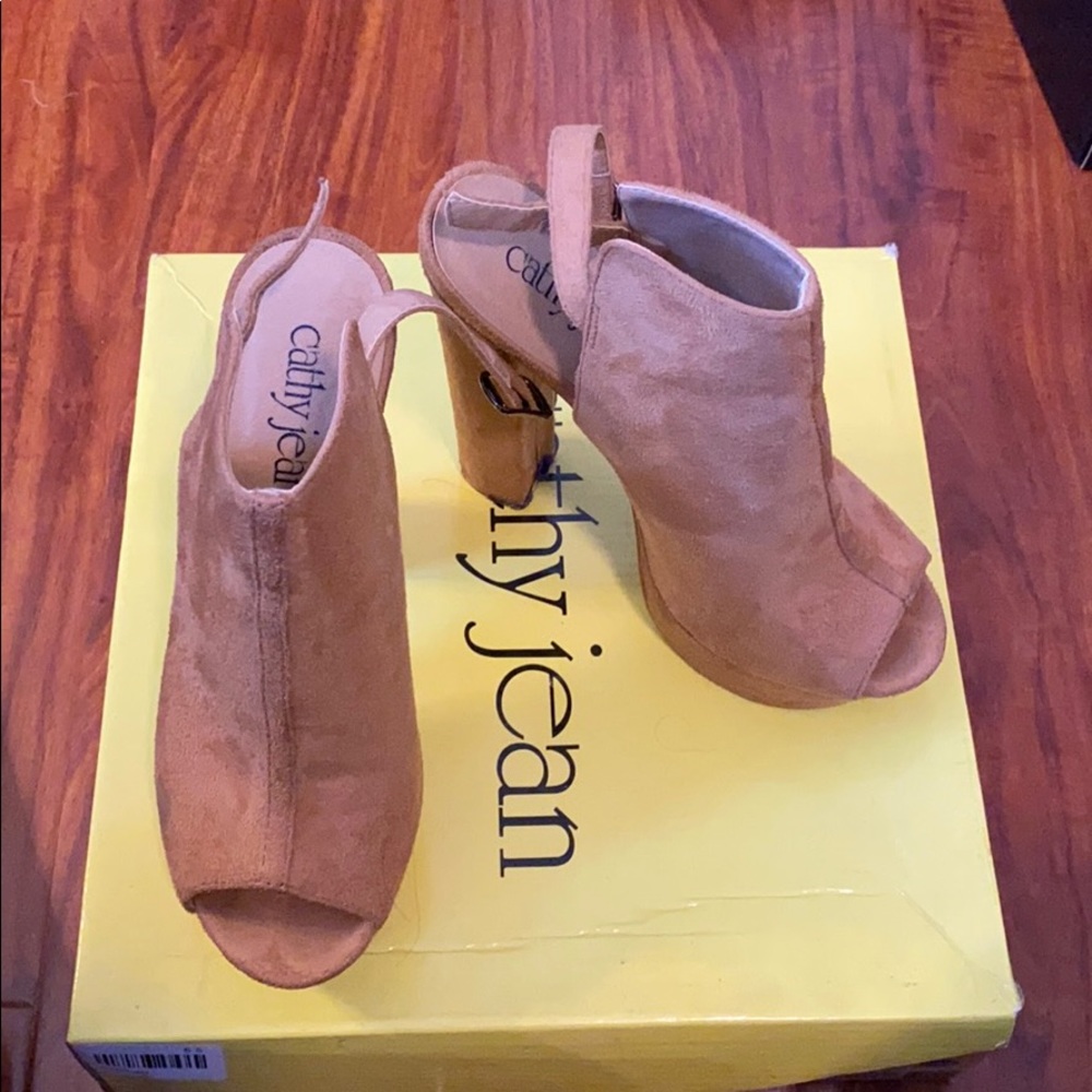 Platform heels - Picture 2 of 3